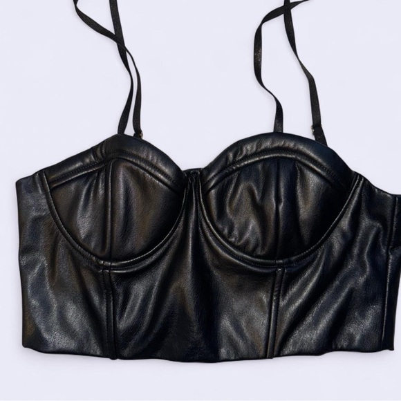 Fashion Nova Tops - Fashion Nova Black Crop Top